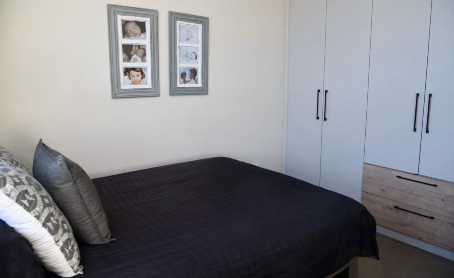 To Let 7 Bedroom Property for Rent in Wavecrest Eastern Cape